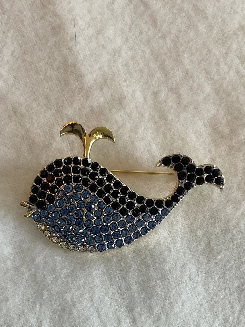 Assorted Fashion Brooches